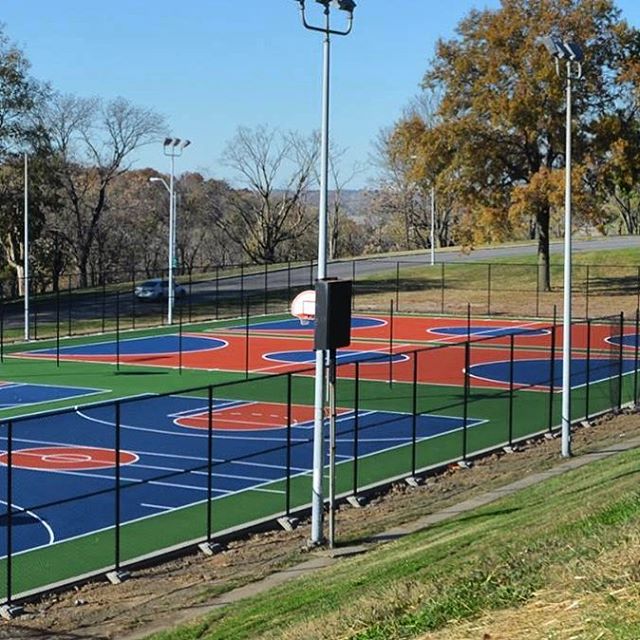 New #basketball and #futsal courts in #KCParks Concourse Park. Photo via Northeast News. #HistoricNortheastKC